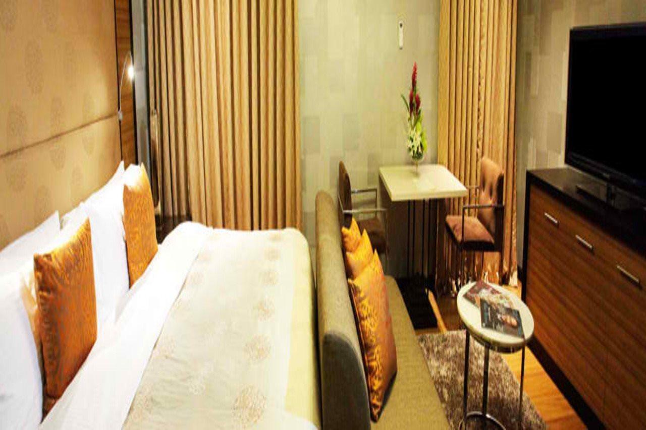 The Royal Mandaya Hotel Davao Екстер'єр фото