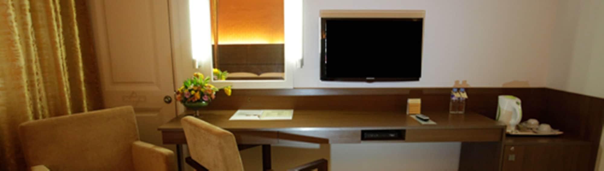 The Royal Mandaya Hotel Davao Екстер'єр фото
