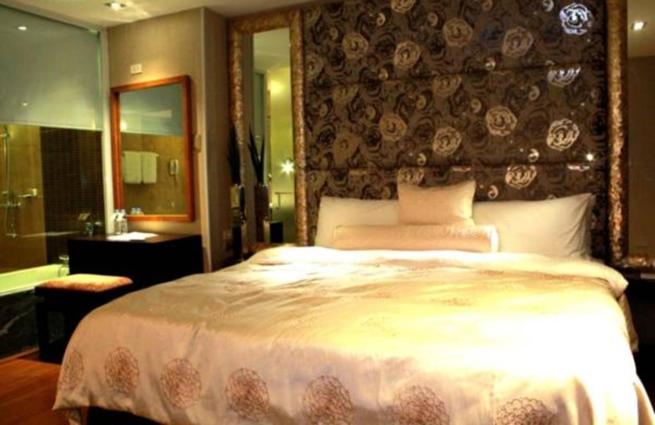 The Royal Mandaya Hotel Davao Екстер'єр фото